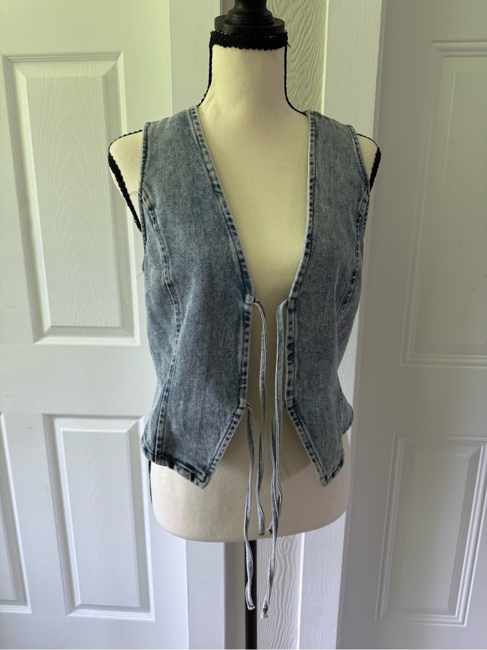 Ashley By 26 International Light Wash Denim Tie-Front Vest